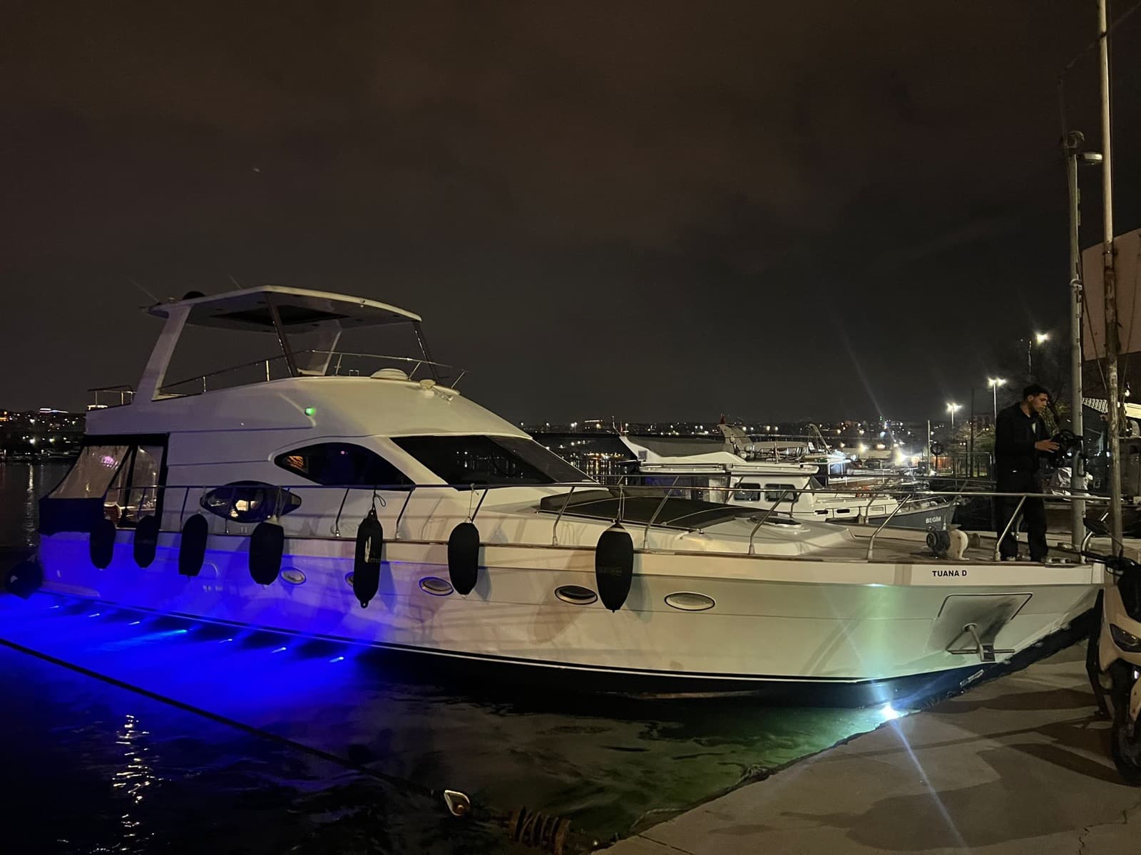Boğaz Sailing Yatı · 10 Kişi exterior view 2 — 10-guest sailing yacht for an intimate Bosphorus voyage