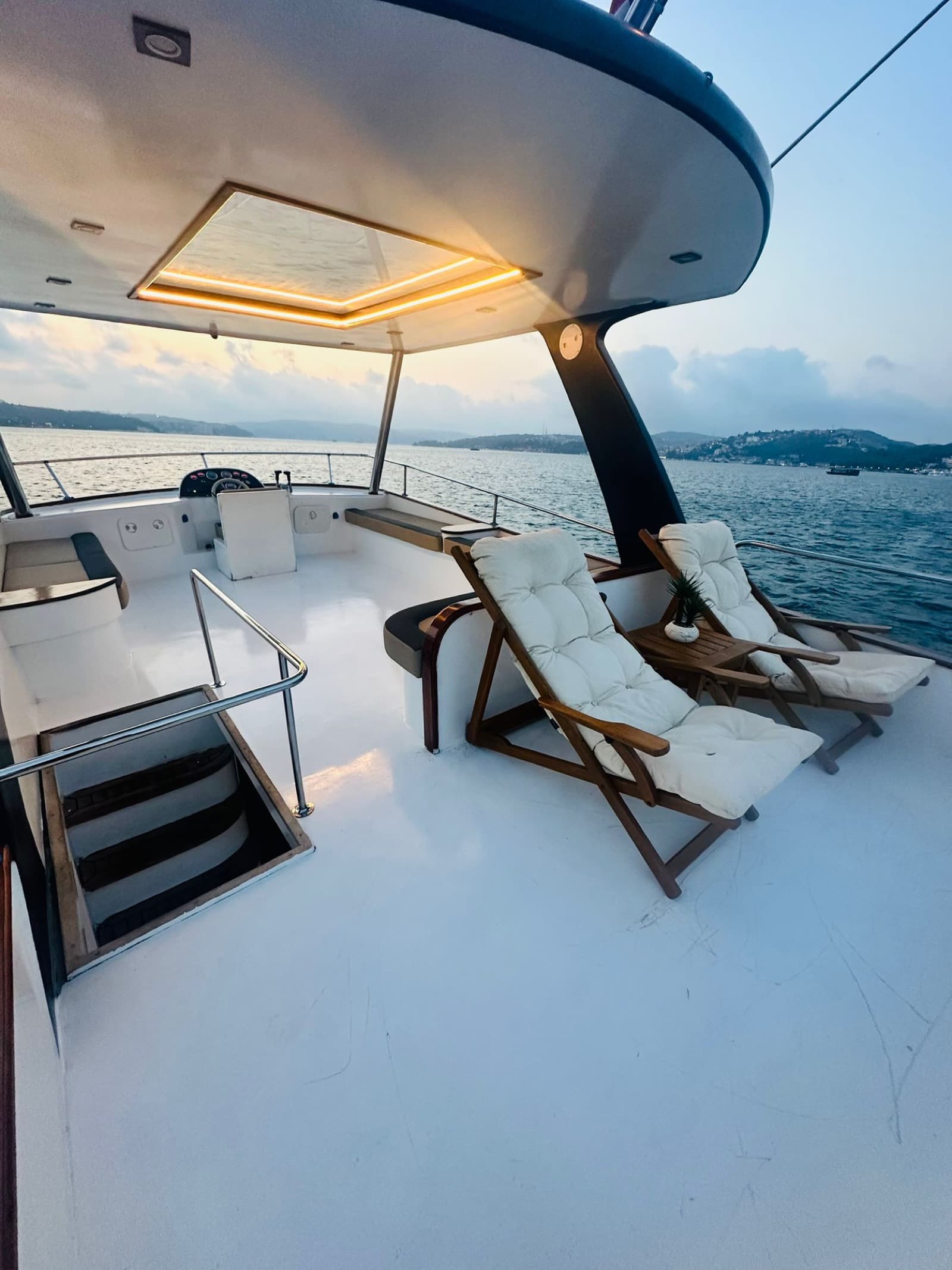 Boğaz Sailing Yatı · 10 Kişi interior view 3 — 10-guest sailing yacht for an intimate Bosphorus voyage