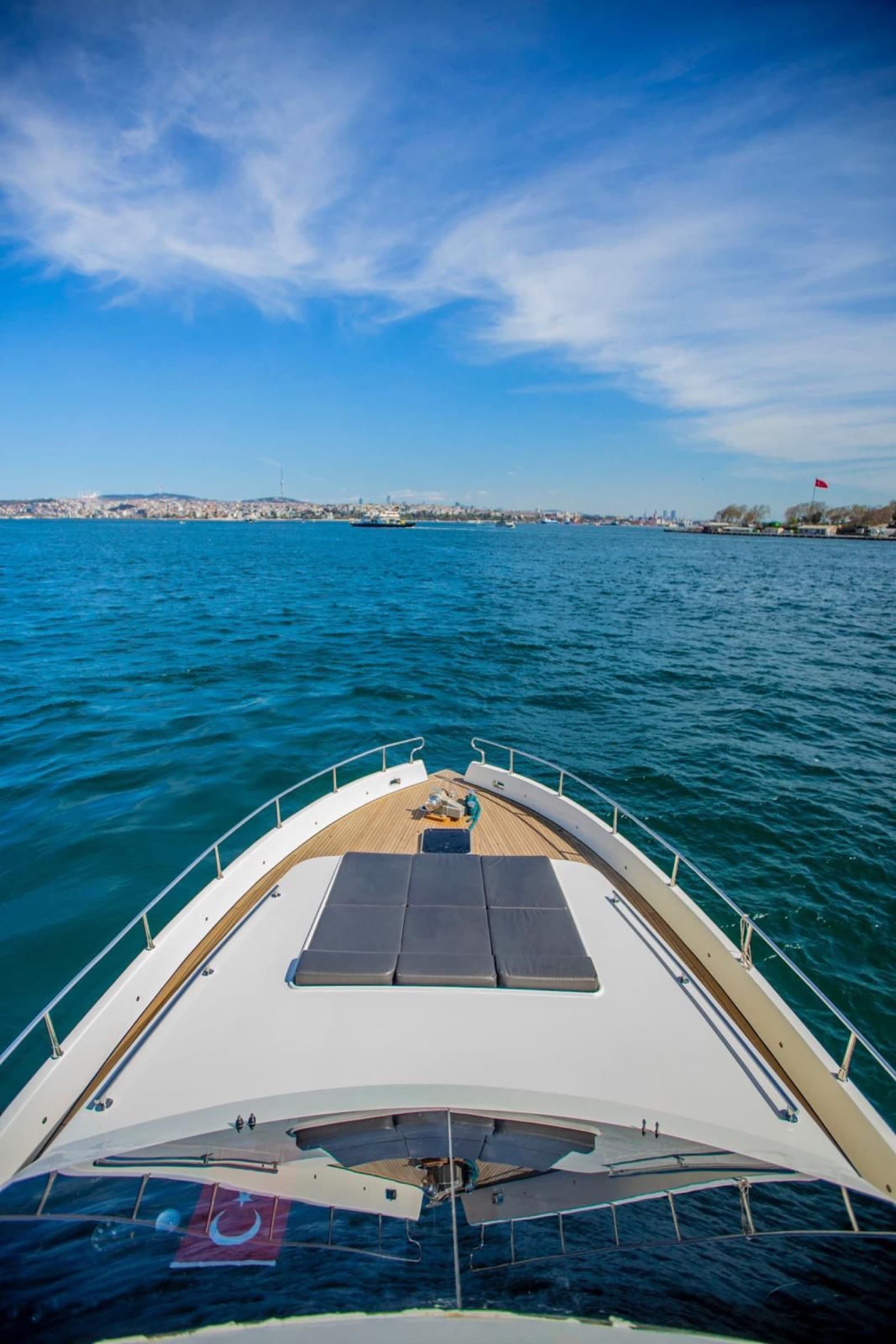 Boğaz Grup Yatı · 36 Kişi interior view 2 — 36-guest charter yacht for medium-sized group sailings on the Bosphorus