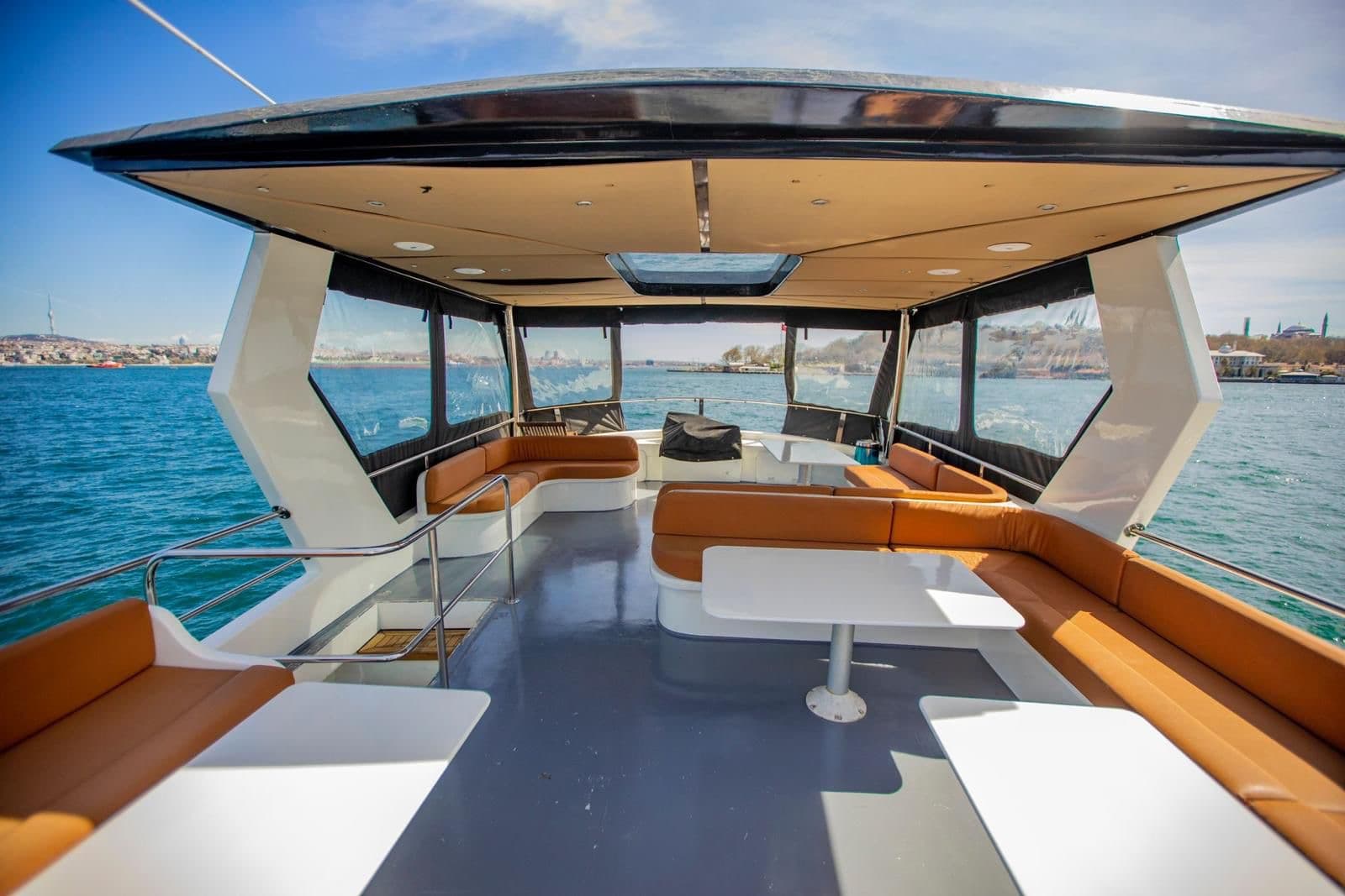 Boğaz Grup Yatı · 36 Kişi interior view 3 — 36-guest charter yacht for medium-sized group sailings on the Bosphorus
