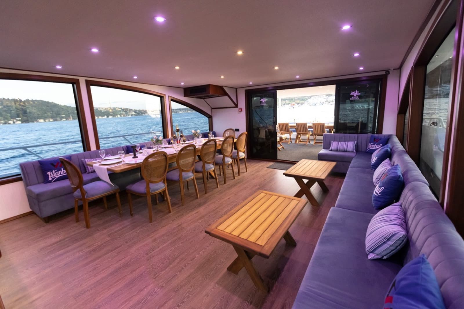 Bosporus Event-Yacht · 44 interior view 10 — 44-guest event yacht for weddings and corporate gatherings on the Bosphorus