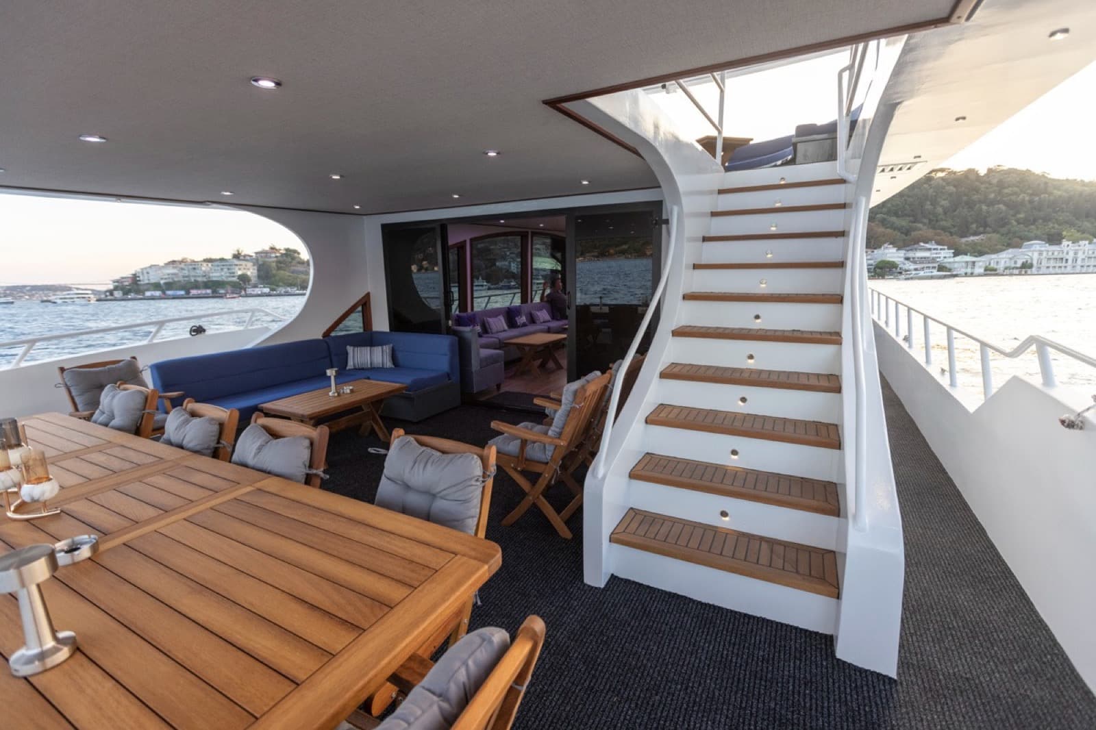 Bosporus Event-Yacht · 44 interior view 11 — 44-guest event yacht for weddings and corporate gatherings on the Bosphorus