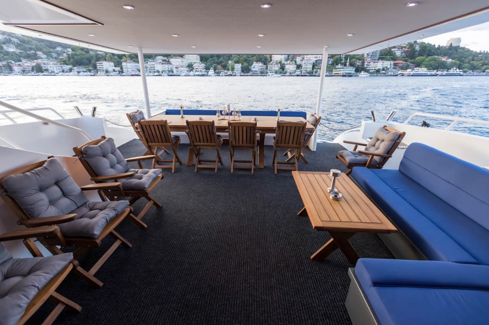 Bosporus Event-Yacht · 44 interior view 5 — 44-guest event yacht for weddings and corporate gatherings on the Bosphorus