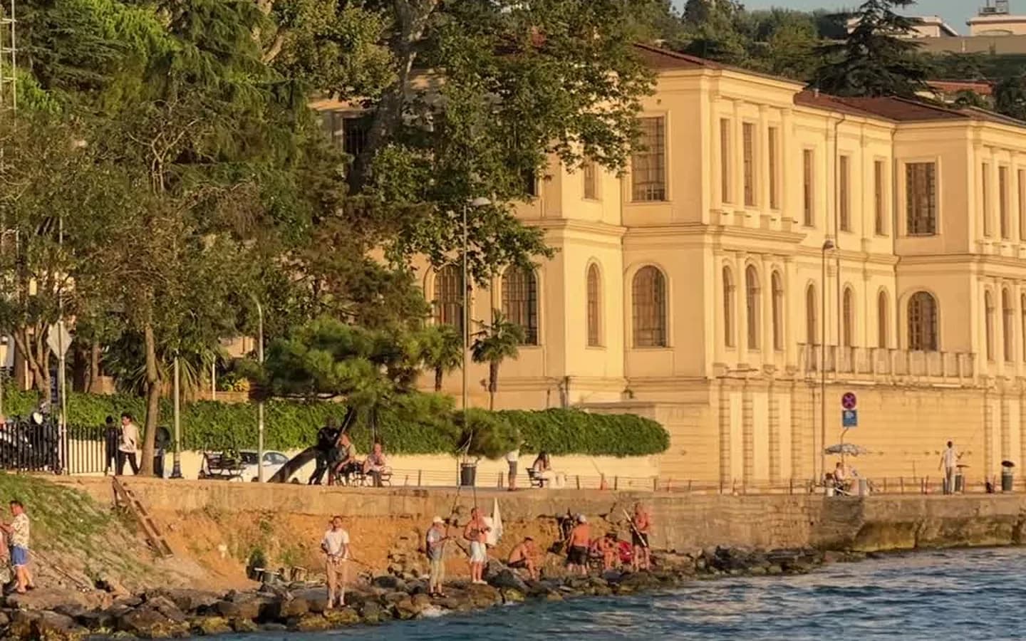 Büyükada Prinseneilanden Istanbul — koetsen voor historische Ottomaanse villa's