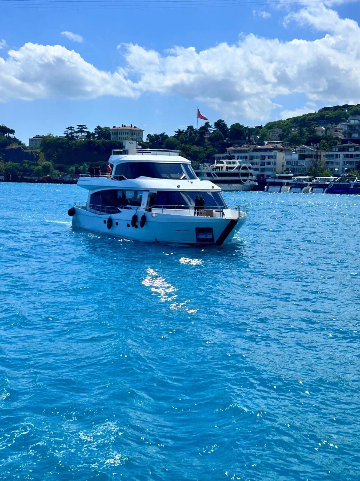 Bosphorus Sightseeing Yacht Cruise — Bosphorus tour in Istanbul