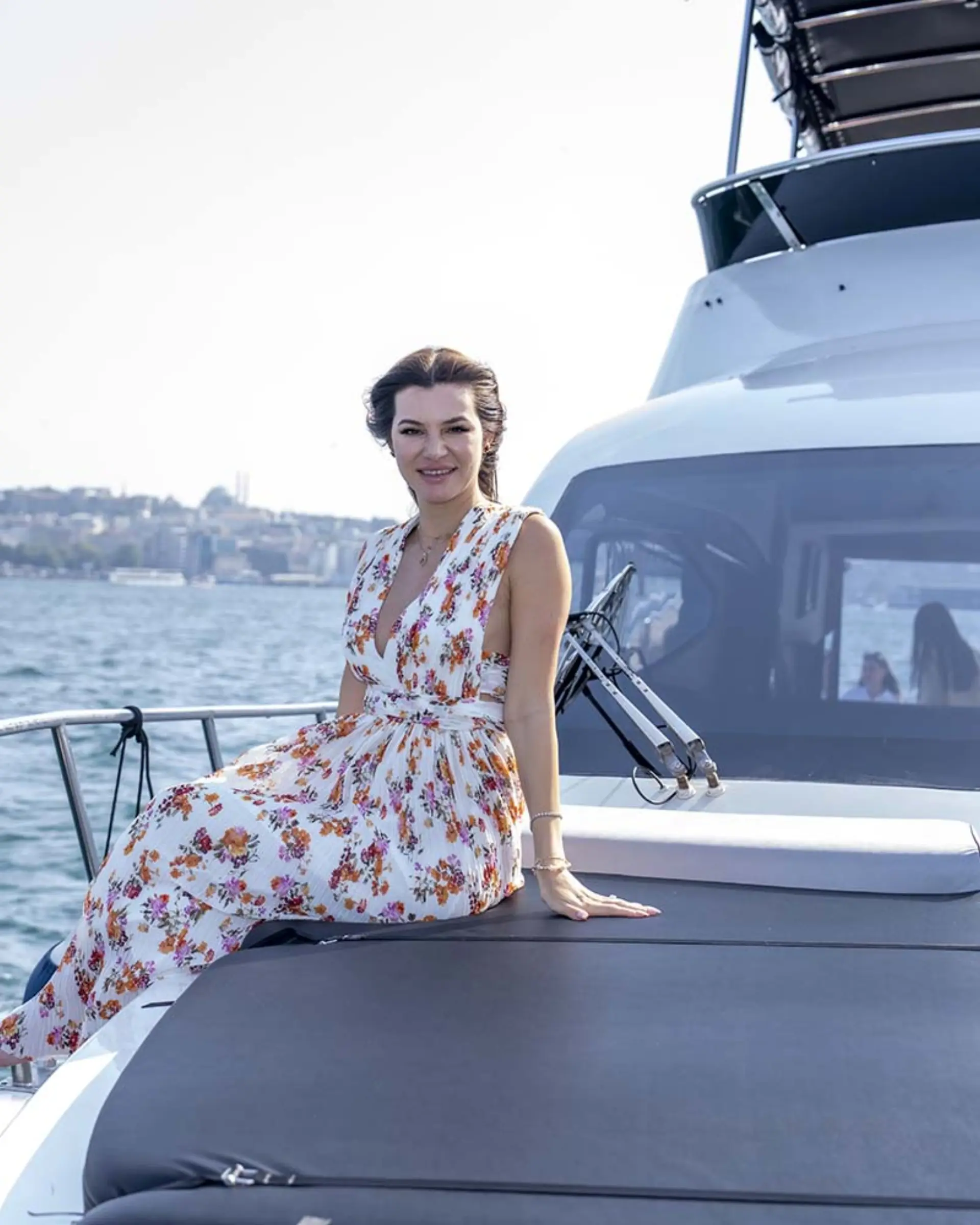 Bosphorus Sightseeing Yacht Cruise — Bosphorus tour in Istanbul
