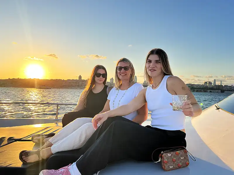 MerrySails yacht sailing a Bosphorus route in Istanbul