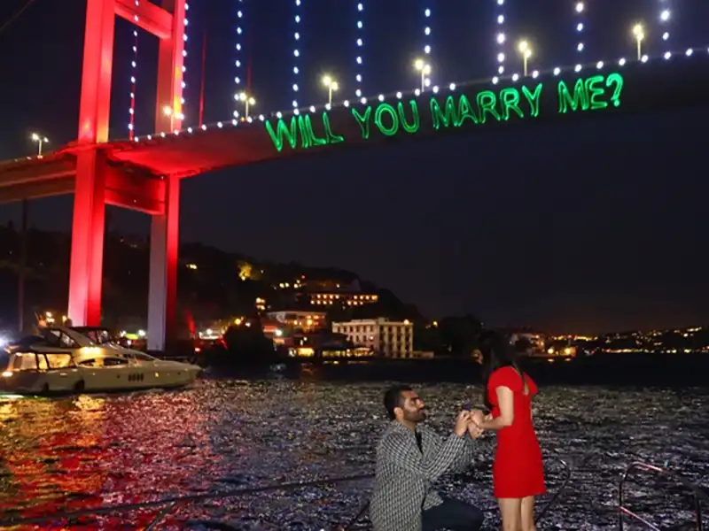 Romantic Marriage Proposal on Yacht — Bosphorus tour in Istanbul